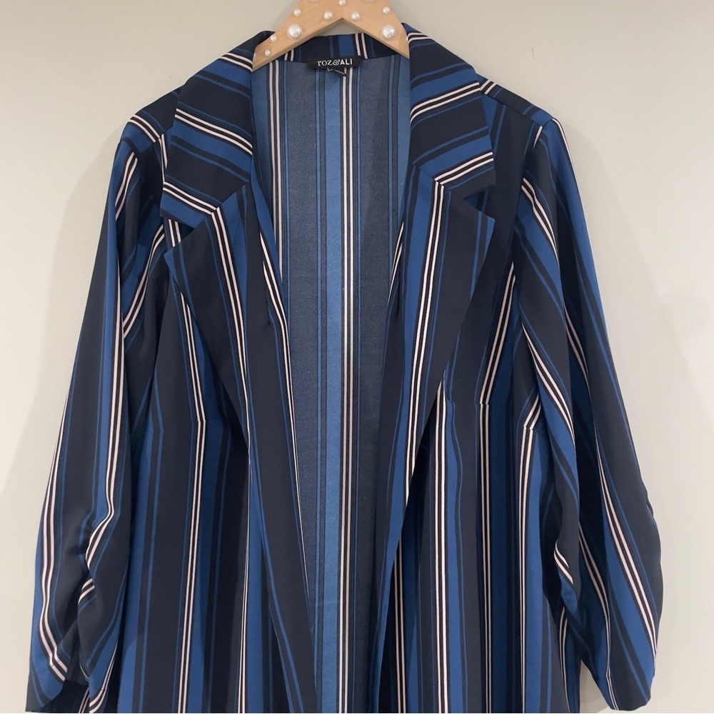 Dress Barn (Roz & Ali) Striped Longline Open Front Blazer Jacket -Blue/White, 3X - Picture 2 of 11